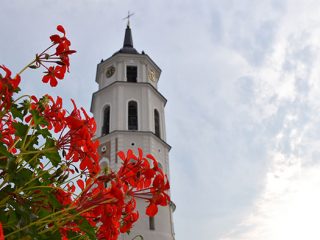 Qué-ver-en-Vilna-campanario