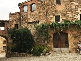 Pueblos-con-encanto-Girona-pubol